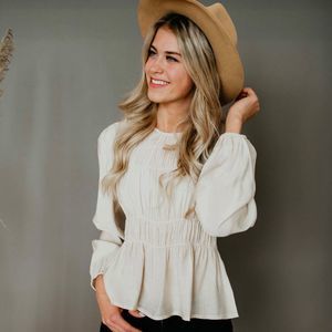 Meet your Posher, Mira